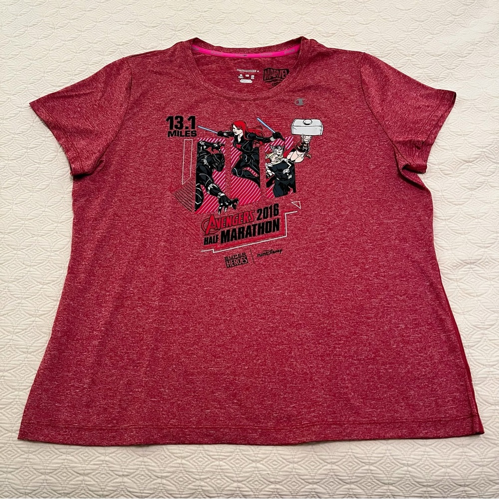 runDisney  Marvel Champion 2016 Avengers Half Marathon Women's Shirt (size XL)